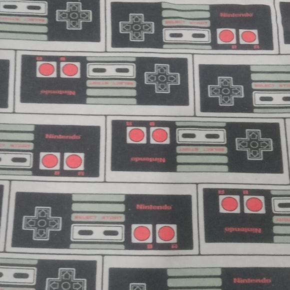 Retro Nintendo tee (L) - Picture 2 of 5